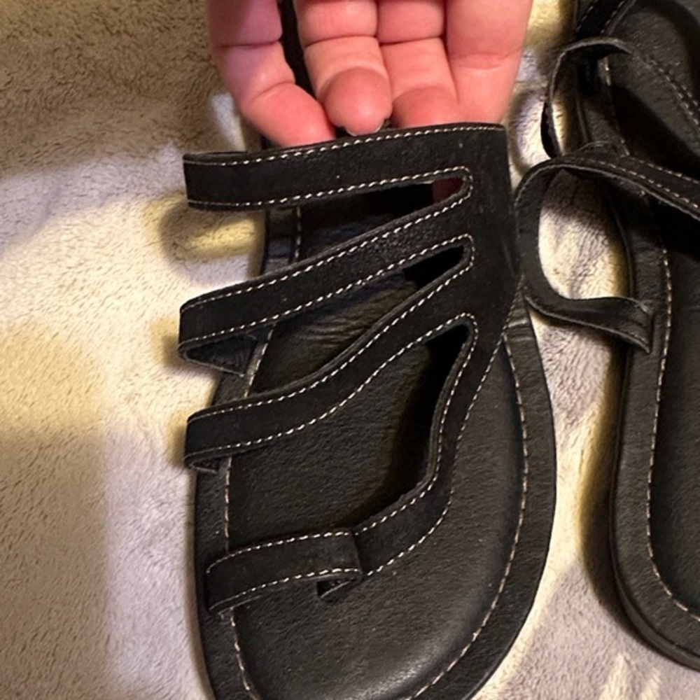 Eastland Tess Black Women's Strappy slip on Sandals size 9 m